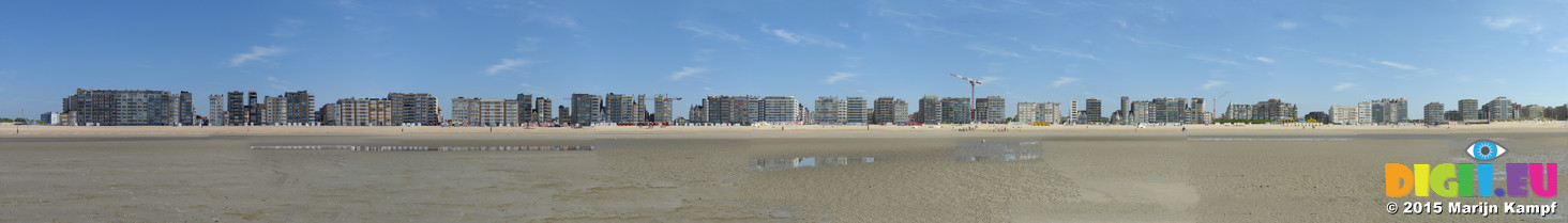 FZ015942-77 Panorama De Panne buildings facing beach